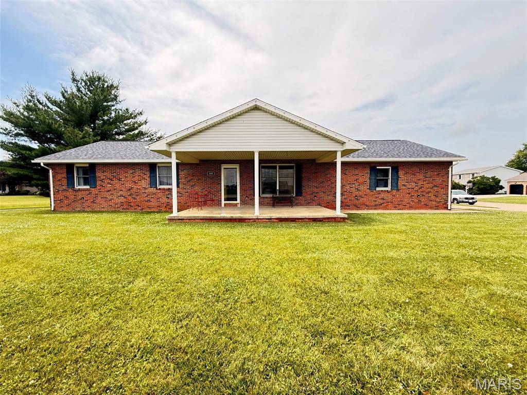 100 Quail Run, Bethalto, IL 62010