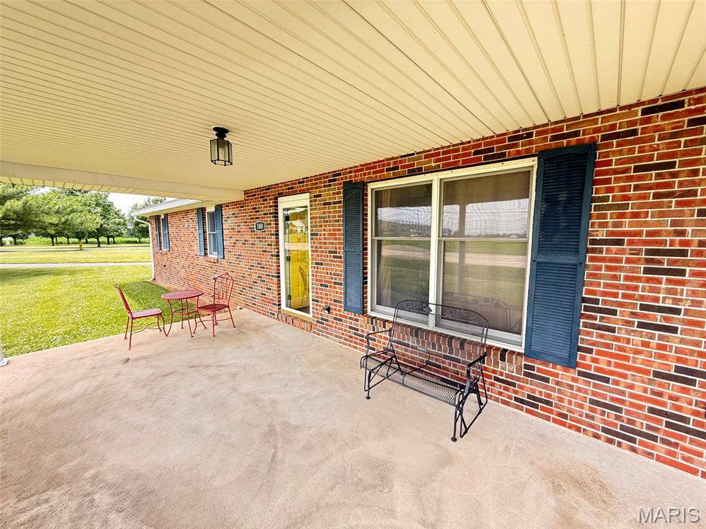 100 Quail Run, Bethalto, IL 62010