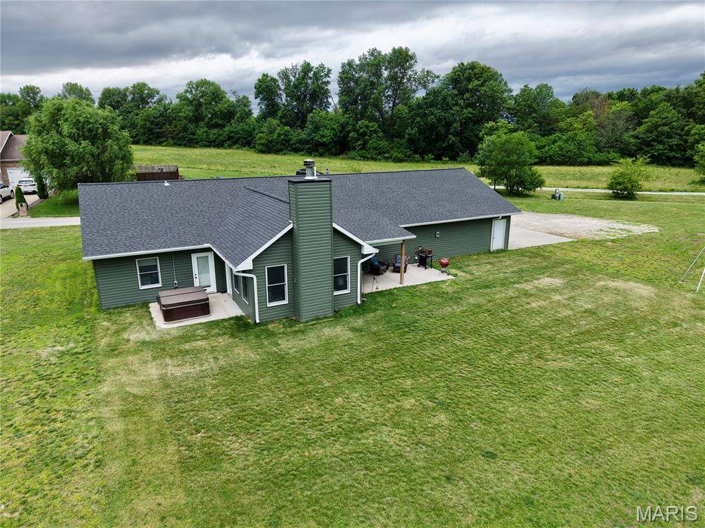 11120 Lakeshore, Hannibal, MO 63401