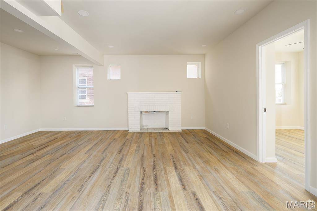 5909 Cates Ave, St Louis, MO 63112