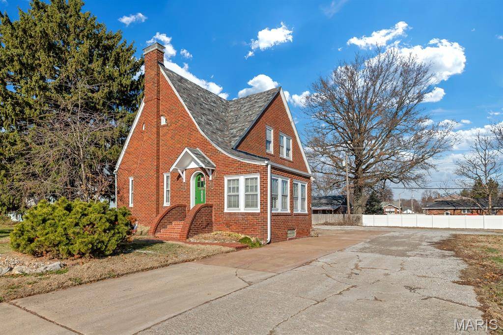2335 Pontoon RD, Granite City, IL 62040