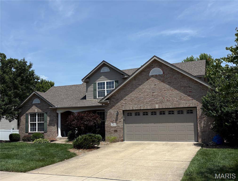 30 Brookshire LN, Edwardsville, IL 62025