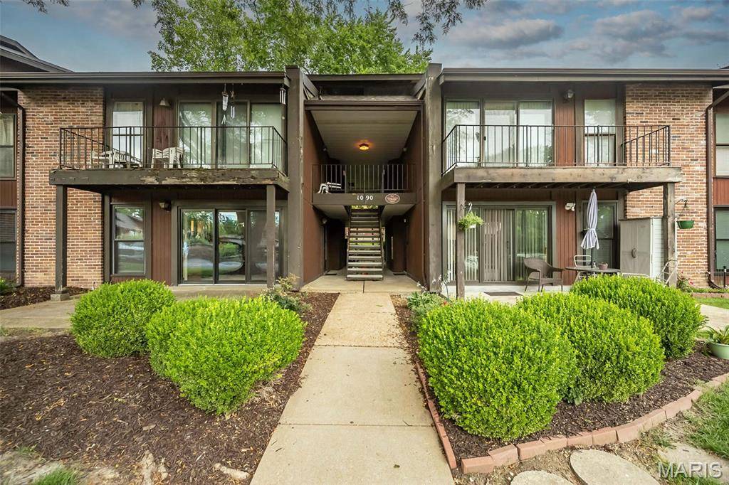 1090 Mersey Bend DR #A, St Louis, MO 63129