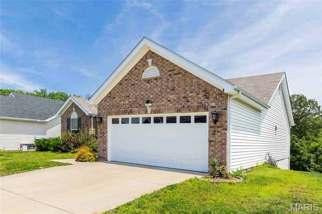 1310 Timber Creek LN, Imperial, MO 63052
