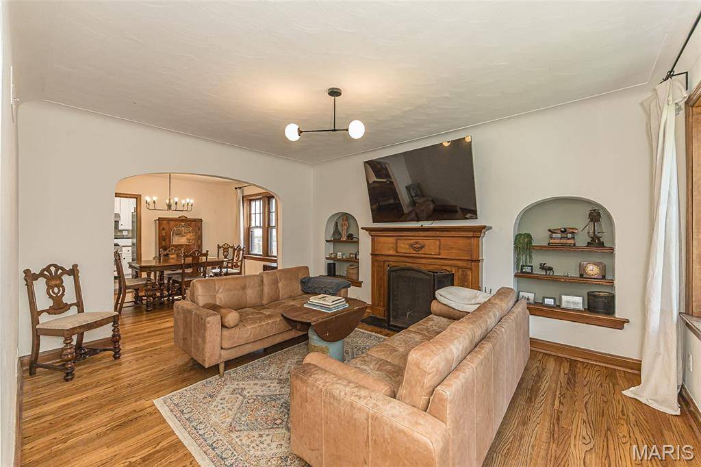 7244 Shaftesbury AVE, University City, MO 63130