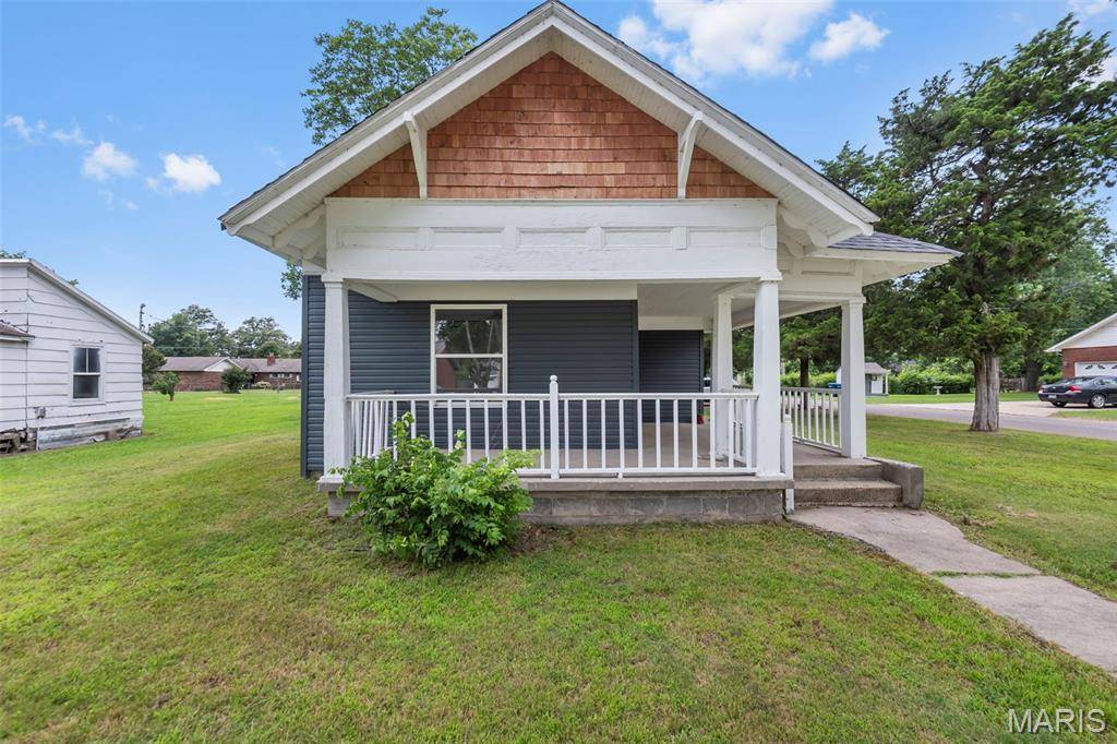 300 S Main ST, Gideon, MO 63848