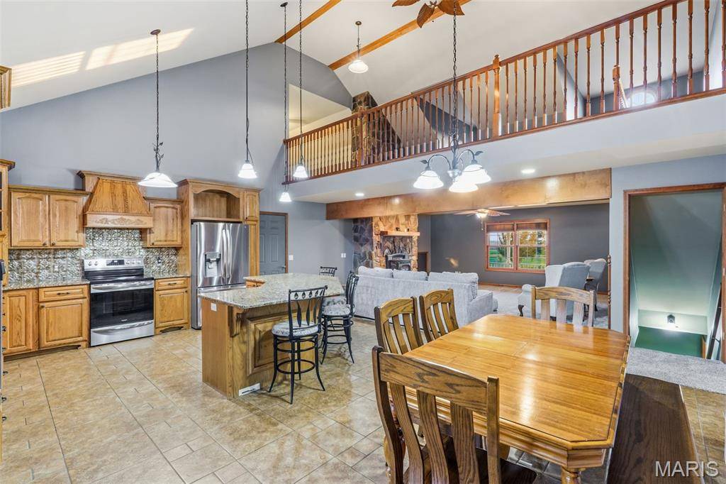 30998 Gifford Trail, La Plata, MO 63549