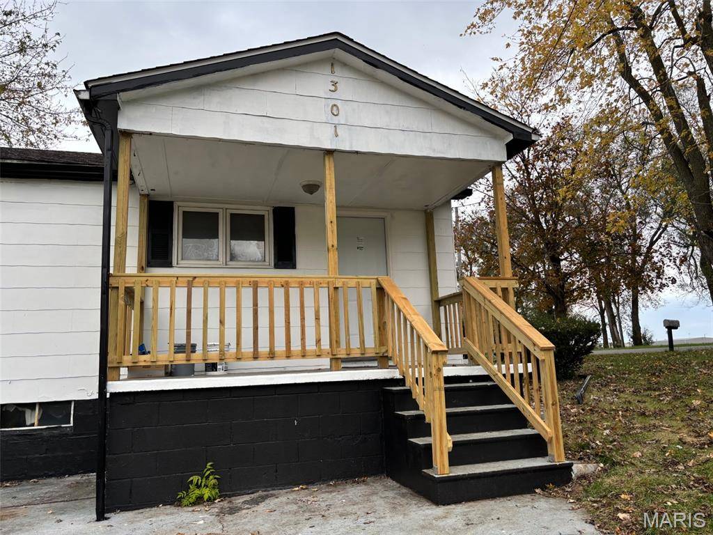 1301 Upper Cahokia RD, Cahokia, IL 62206