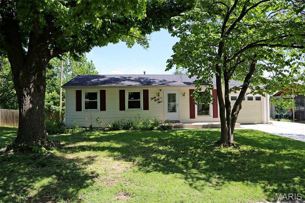 3033 Saint Babette LN, St Charles, MO 63301
