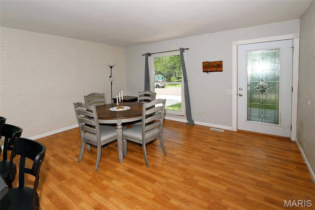 3033 Saint Babette LN, St Charles, MO 63301