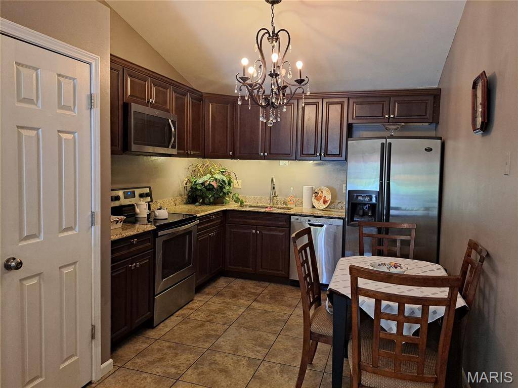 16518 Victoria Crossing DR #J, Wildwood, MO 63040