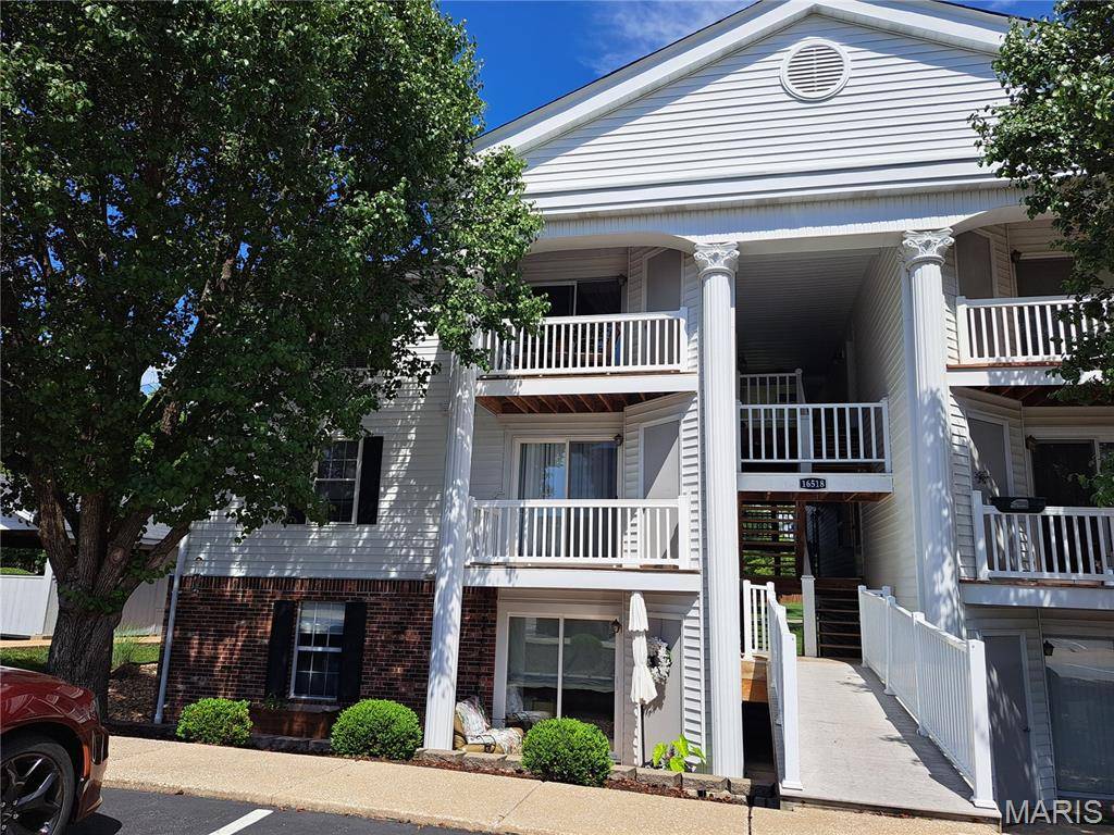 16518 Victoria Crossing DR #J, Wildwood, MO 63040