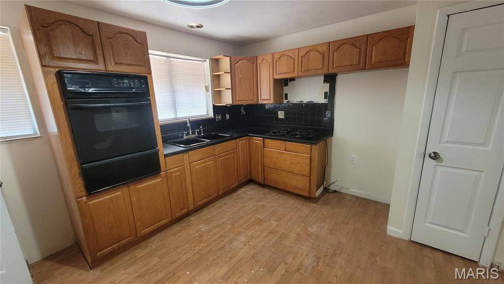 146 Evans AVE, Cool Valley, MO 63121