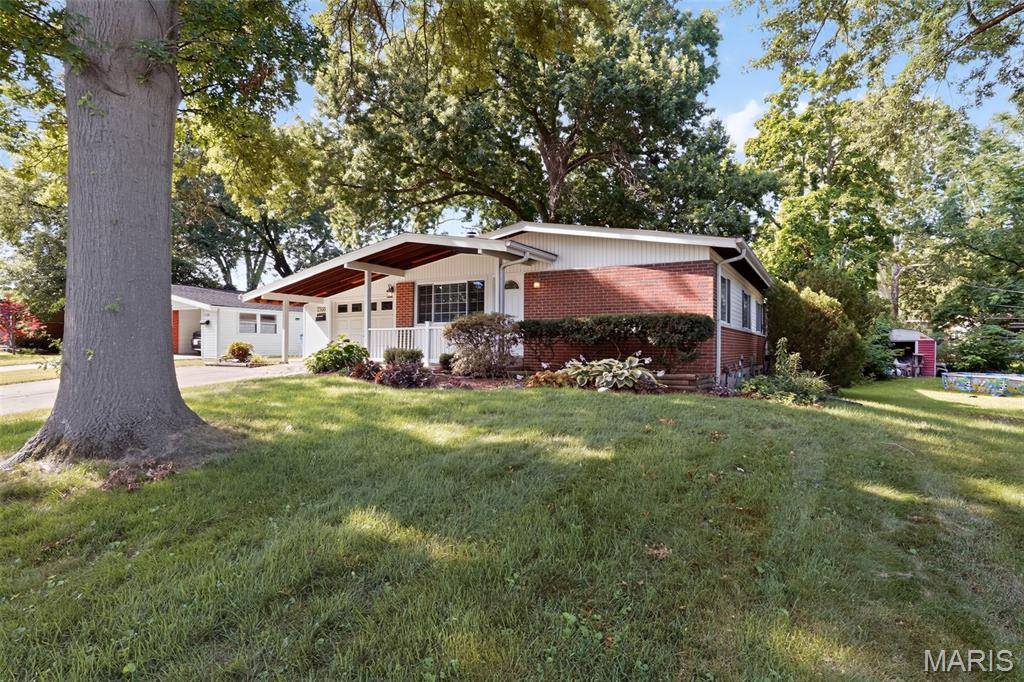2560 Suffolk PL, Florissant, MO 63033