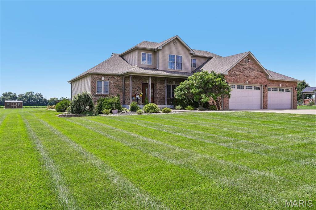 4389 Wagner RD, Marine, IL 62061