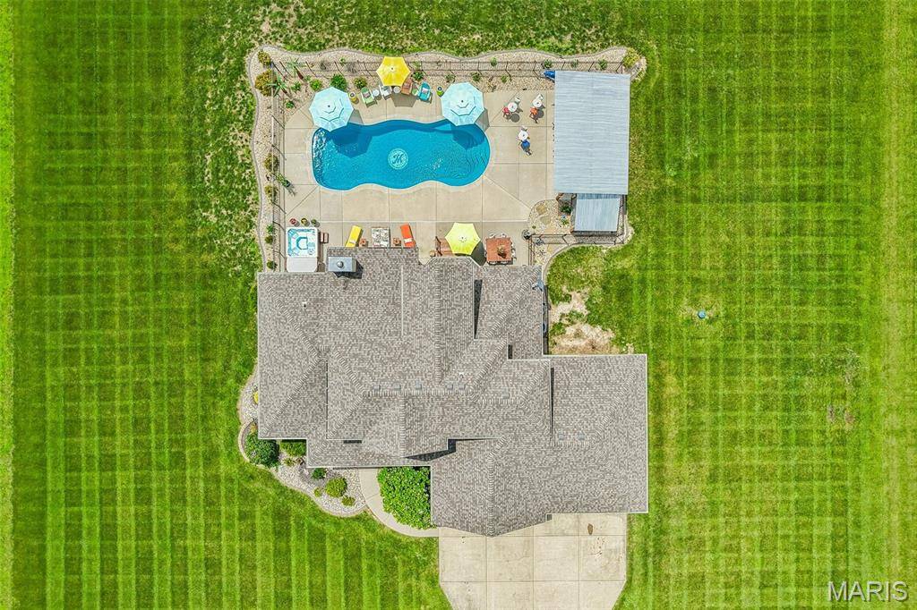 4389 Wagner RD, Marine, IL 62061