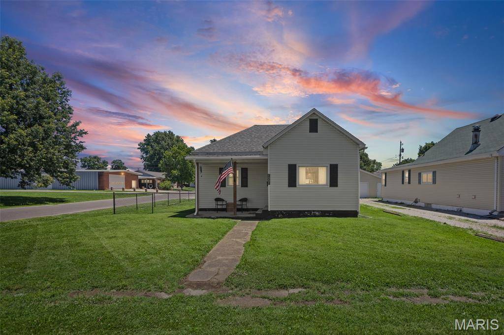 1001 S Macoupin ST, Gillespie, IL 62033