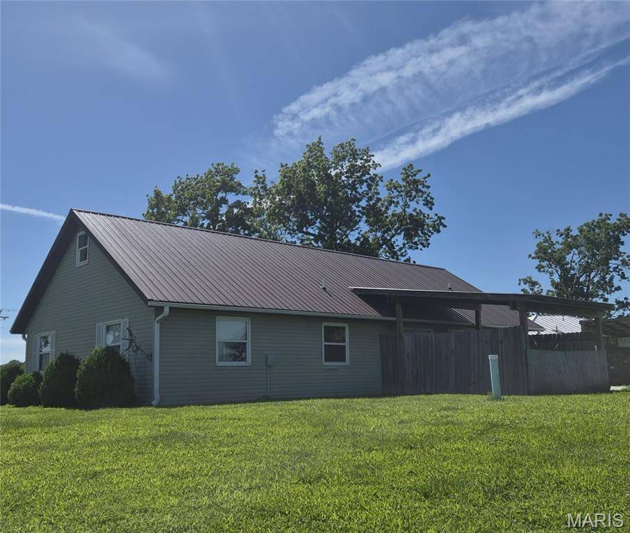 729 N 2650th, Ursa, IL 62376