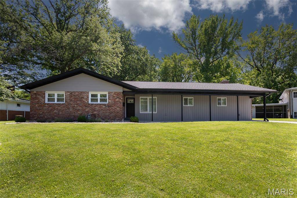 622 Grandview DR, Edwardsville, IL 62025