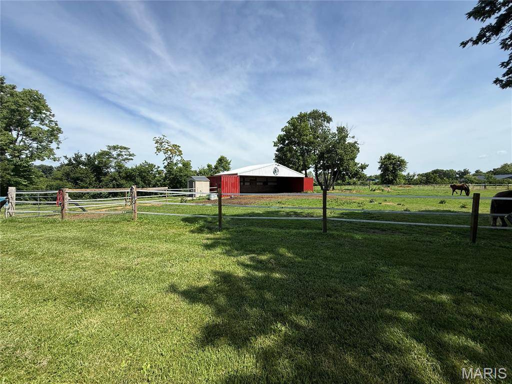 2807 Otten RD, Millstadt, IL 62260