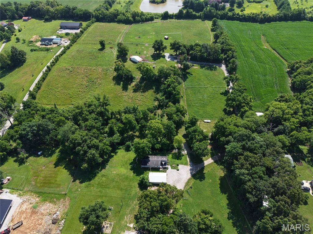 2807 Otten RD, Millstadt, IL 62260