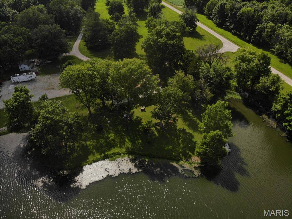 8360 Club LN, Alma, IL 62807