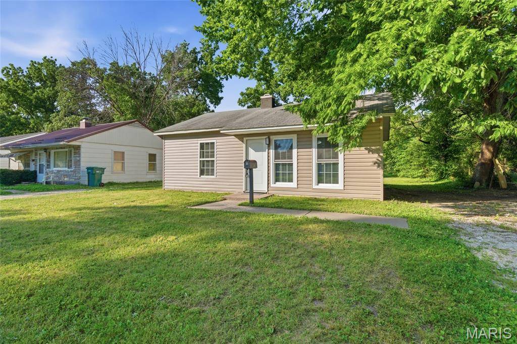 14 Marilyn LN, Cahokia, IL 62206