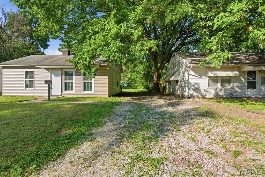 14 Marilyn LN, Cahokia, IL 62206