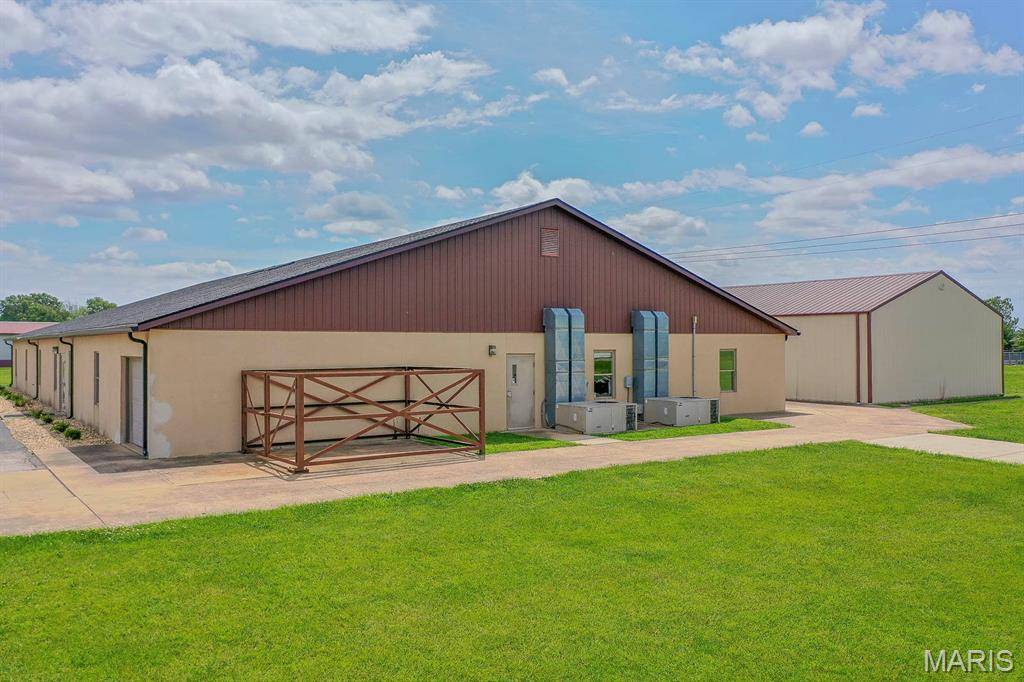 5 Commerce DR, Freeburg, IL 62243