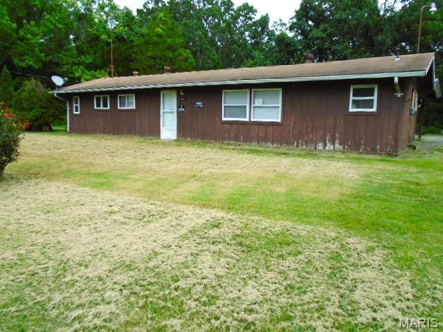 4211 Old RD, De Soto, MO 63020