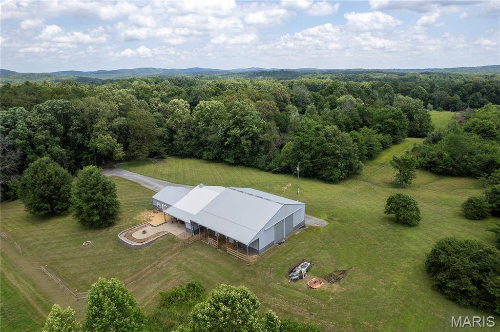 211 Henry Hicks RD, Herod, IL 62947