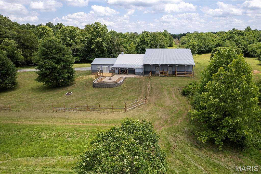 211 Henry Hicks RD, Herod, IL 62947