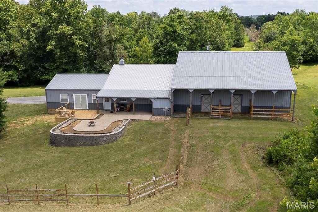 211 Henry Hicks RD, Herod, IL 62947