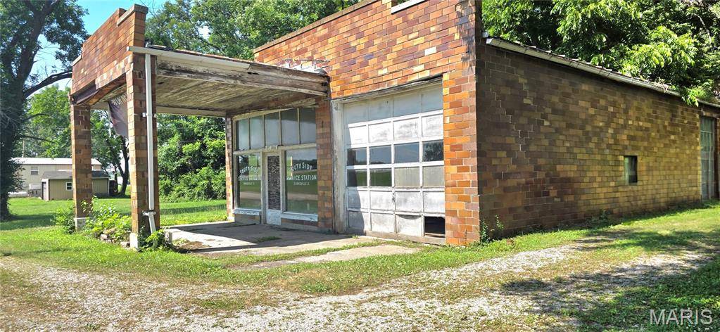 411 Church ST, Evansville, IL 62242