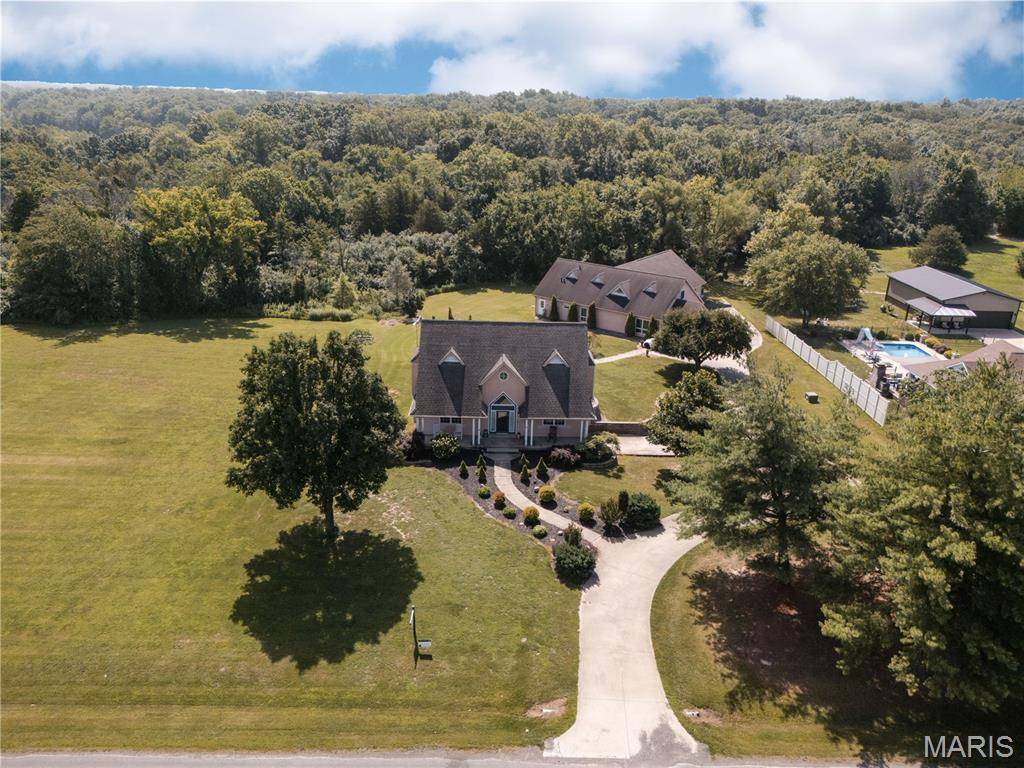 42 Hickory Street, Nashville, IL 62263