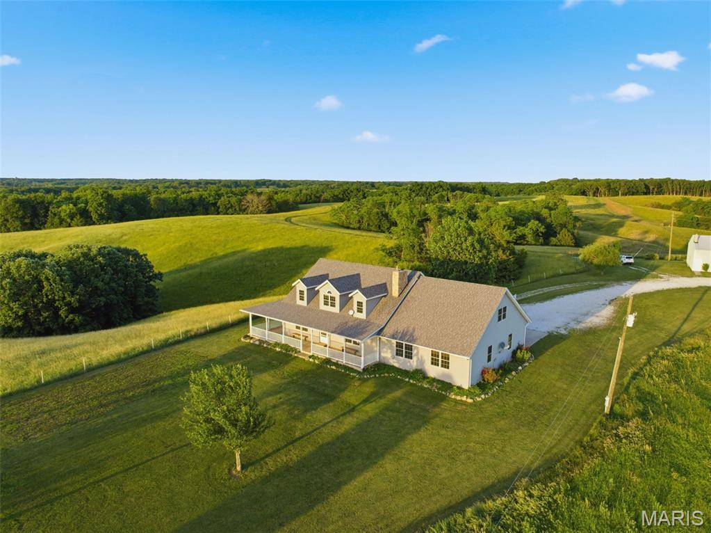 30998 Gifford Trail, La Plata, MO 63549