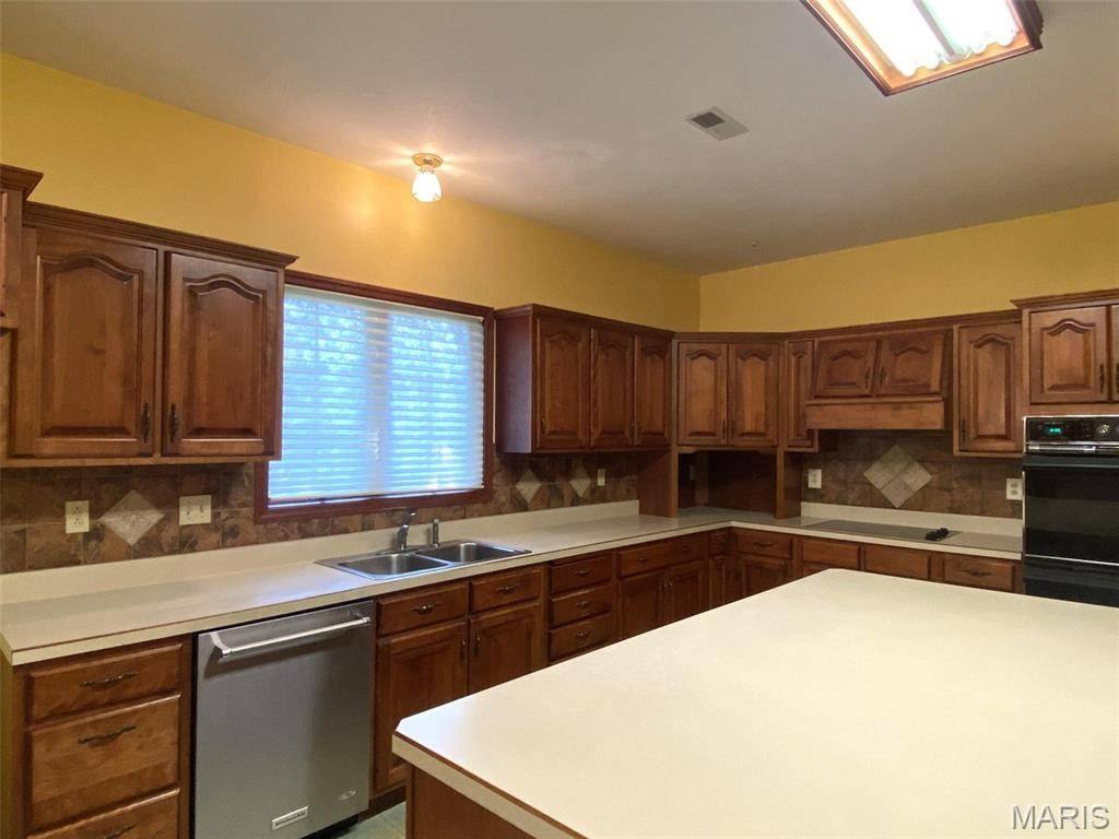 116 Red Fox RD, Belleville, IL 62223