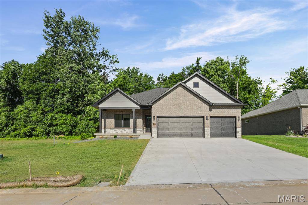 209 Fountain DR, Glen Carbon, IL 62034