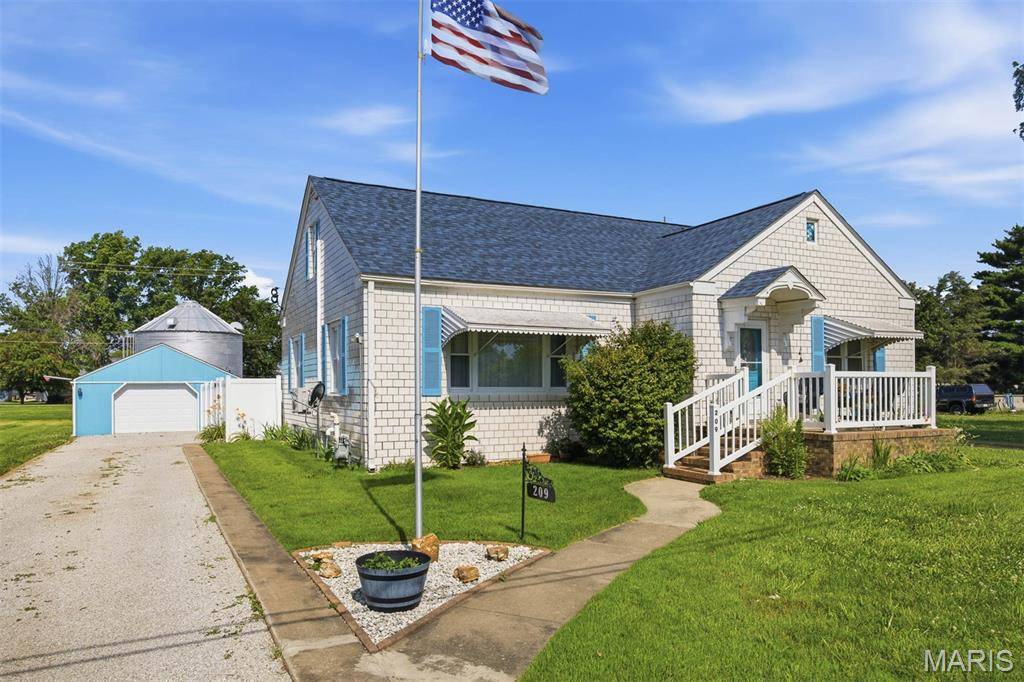 209 S Broadway, Hoffman, IL 62250