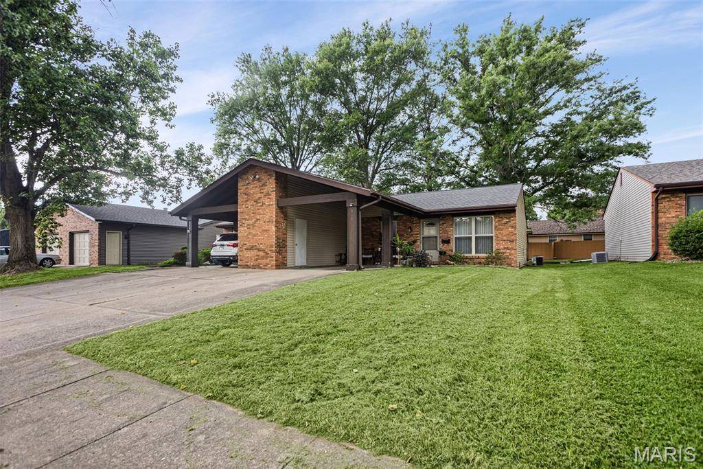 809 White Oak DR, O'fallon, IL 62269