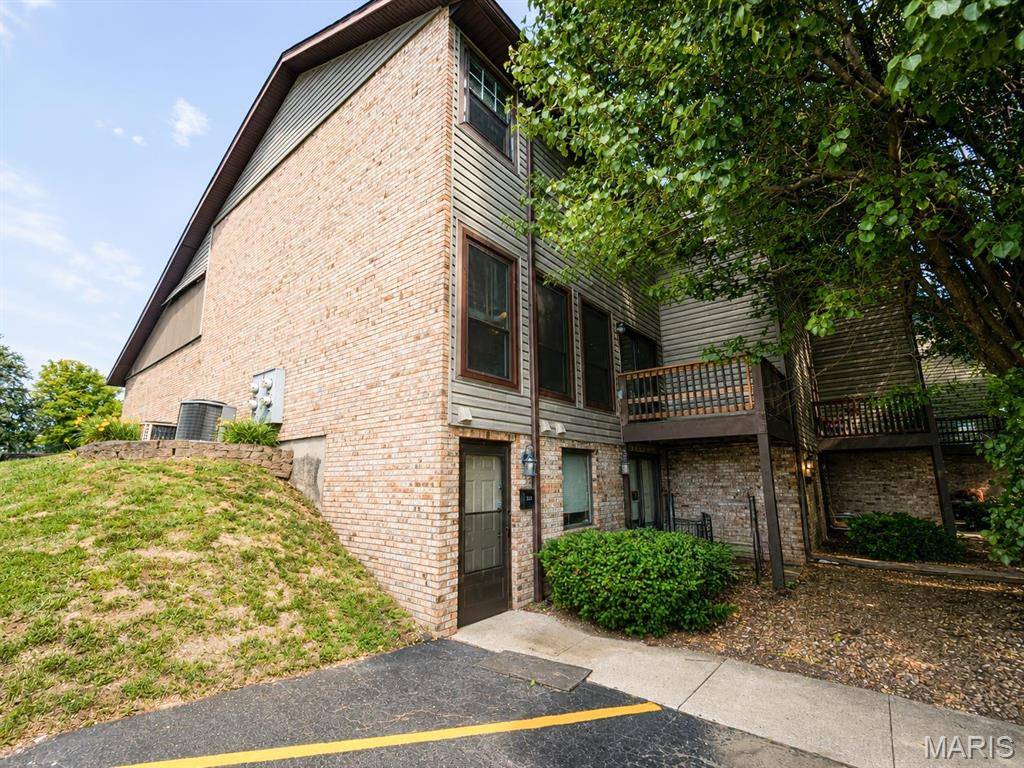 115 Sandridge DR, Collinsville, IL 62234