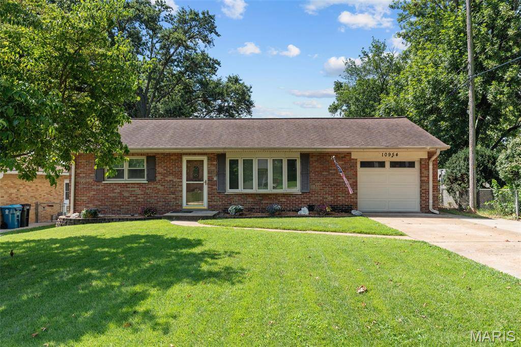 10954 Vargas DR, St Louis, MO 63123