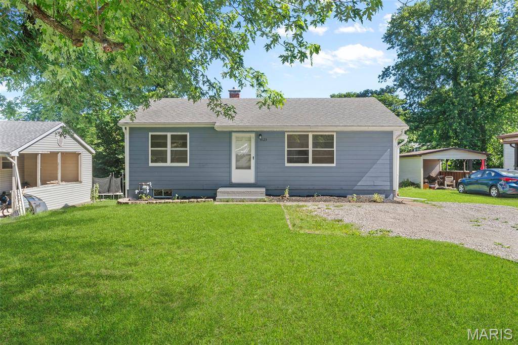 9123 Summit DR, Fairview Heights, IL 62208