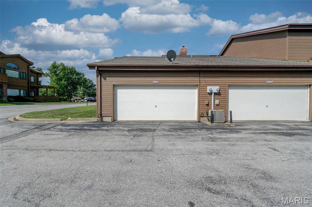 1002 Hemingway LN #H, Weldon Spring, MO 63304