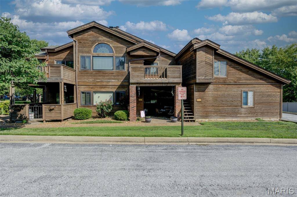 1002 Hemingway LN #H, Weldon Spring, MO 63304