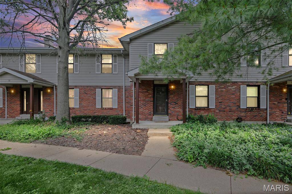 1812 Suns Up CT, Florissant, MO 63031