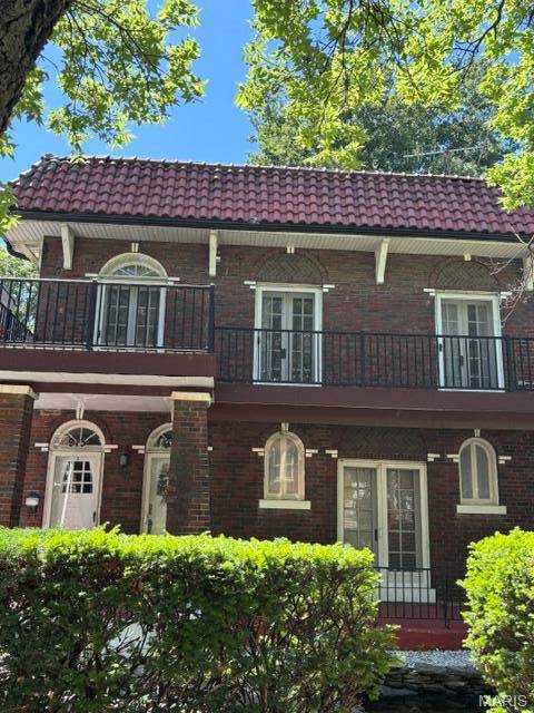913 Concordia LN, Clayton, MO 63105