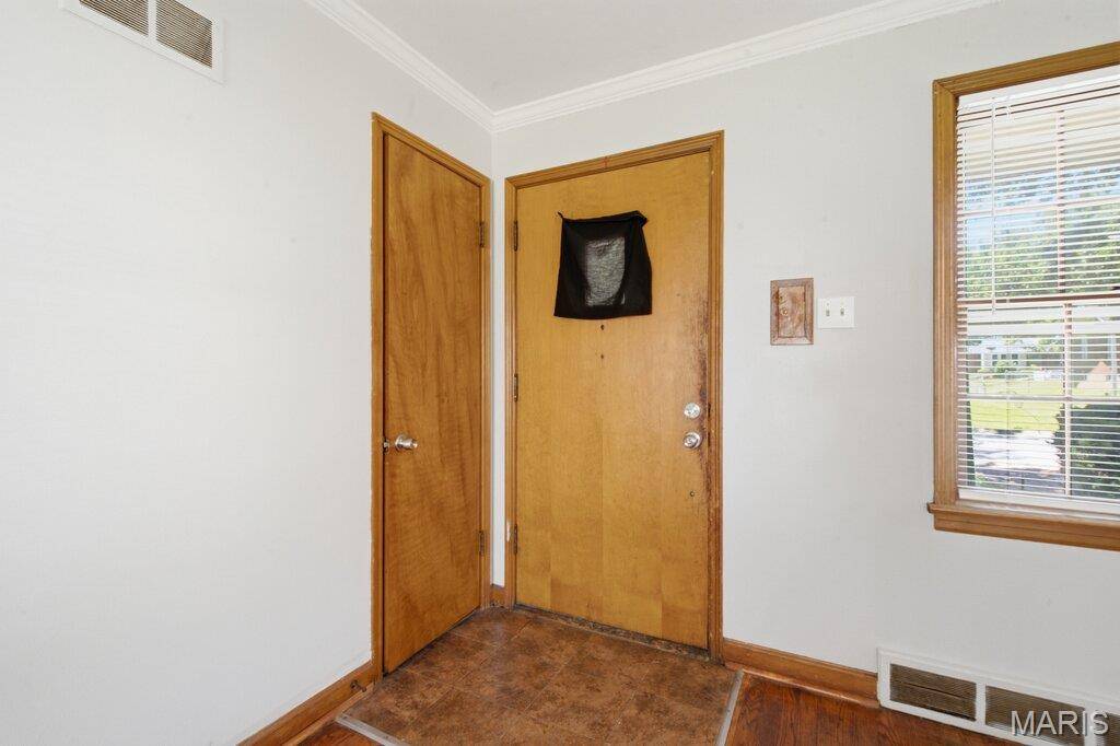 1207 Admiral DR, St Louis, MO 63137