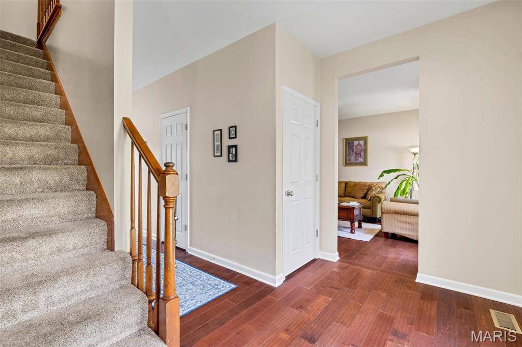 2 Doe Valley CT, O'fallon, MO 63366