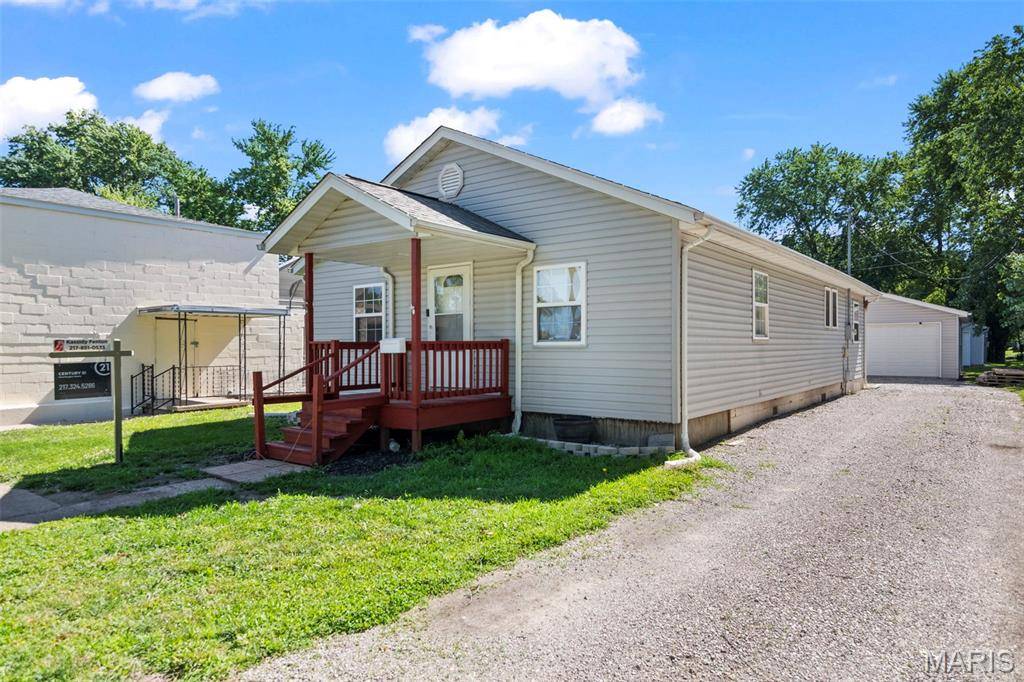 1620 N Monroe ST, Litchfield, IL 62056